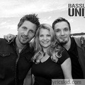 Basslovers United Lyrics