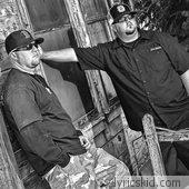 Moonshine Bandits Lyrics