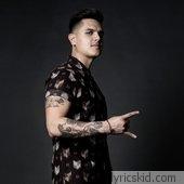 Regulo Caro Lyrics